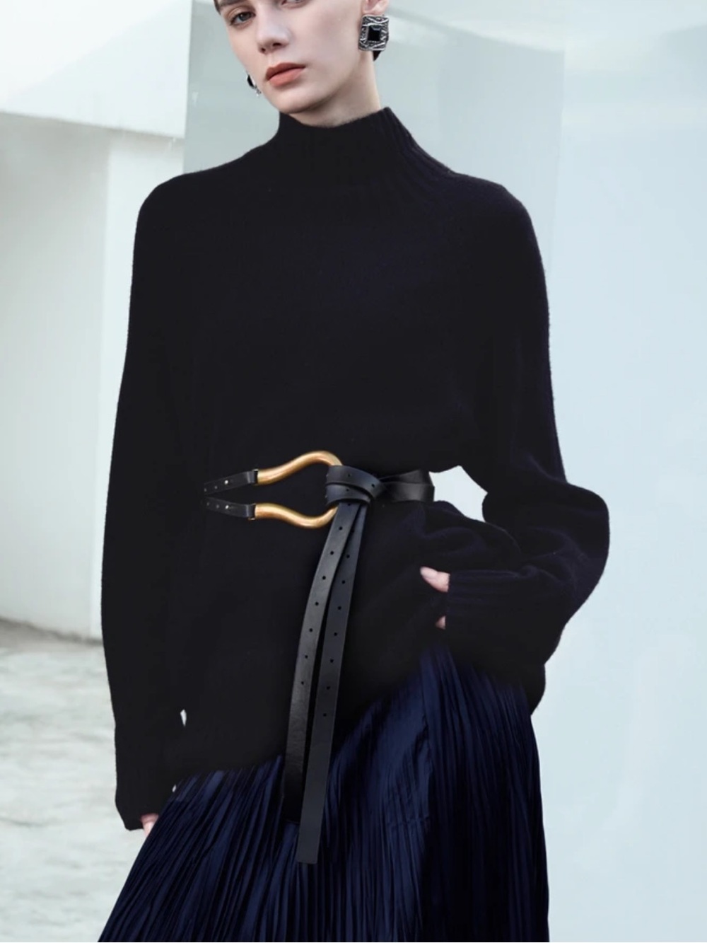 Shoehorse Gold Buckle Vegan Leather Black Wrap Belt